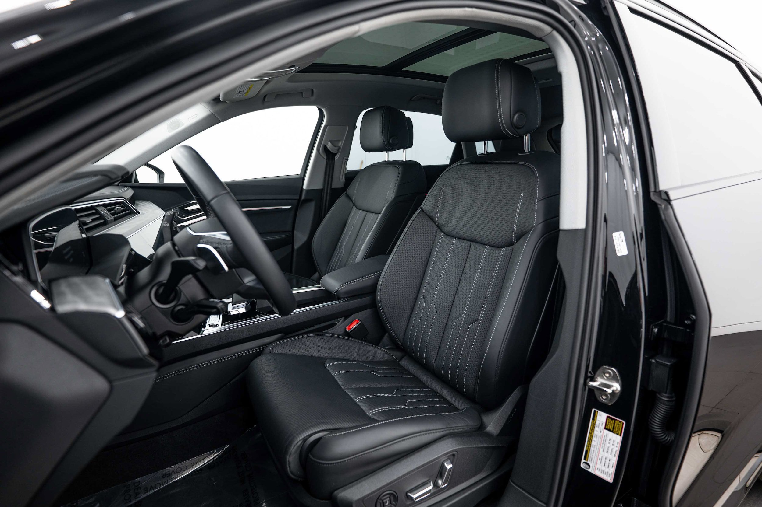 Certified 2024 Audi Q8 e-tron Prestige AWD/4WD image 14
