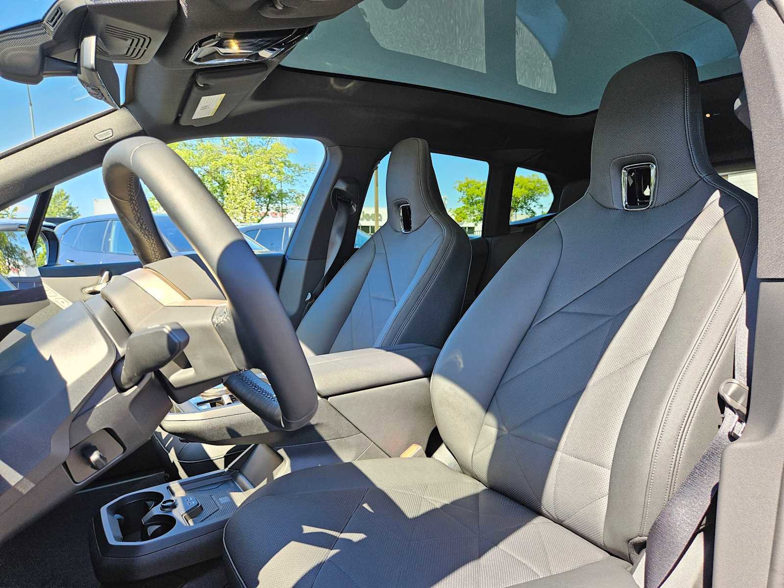 Used 2025 BMW iX xDrive50 image 22