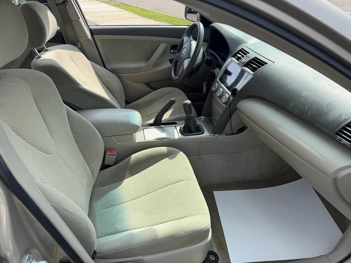 Used 2009 Toyota Camry FWD image 18