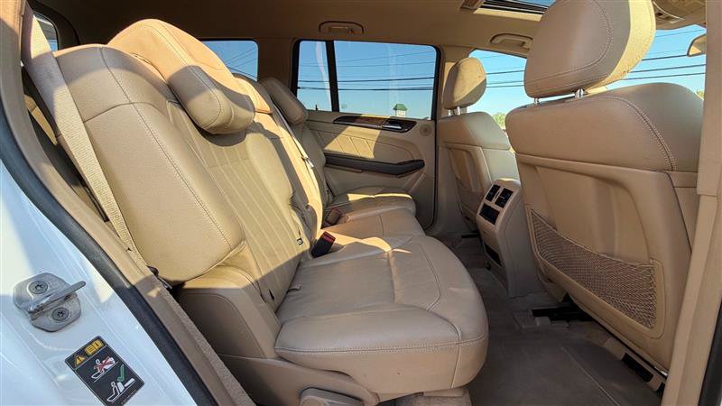 Used 2015 Mercedes-Benz GL 450 4MATIC image 38