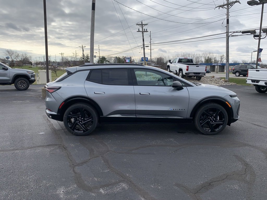 New 2024 Chevrolet Equinox EV RS image 3