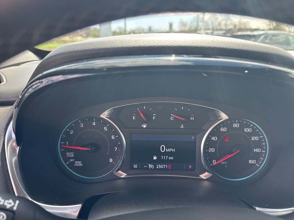 Used 2023 Chevrolet Traverse LT AWD/4WD image 10