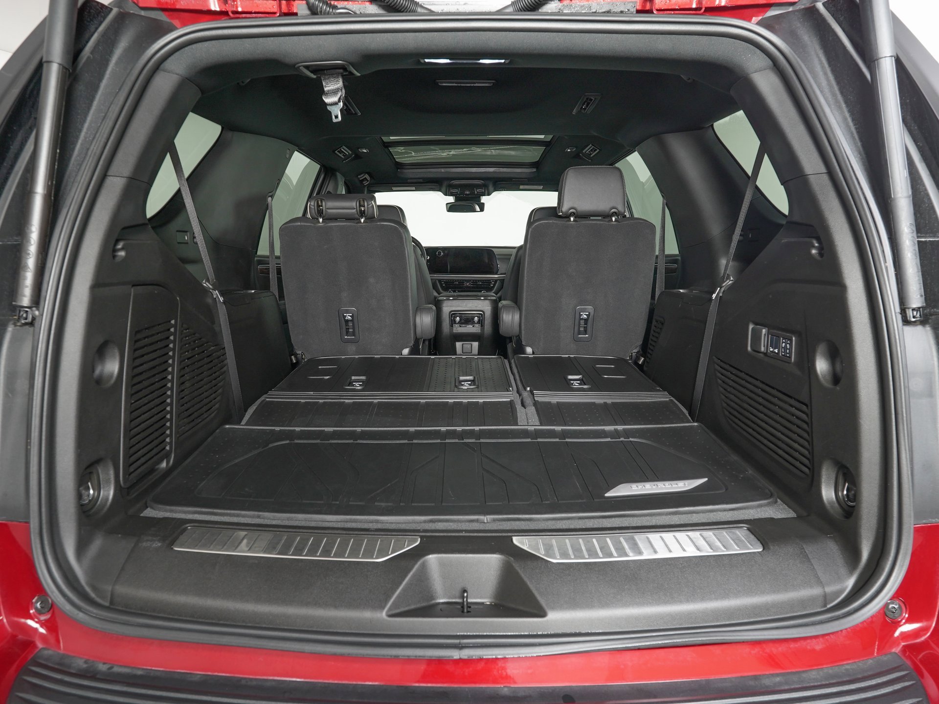 Used 2025 Chevrolet Tahoe Premier w/ Sun And Tow Package image 13