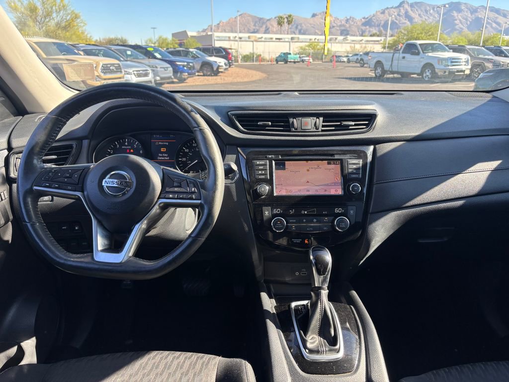 Used 2018 Nissan Rogue SV w/ Premium Package image 6