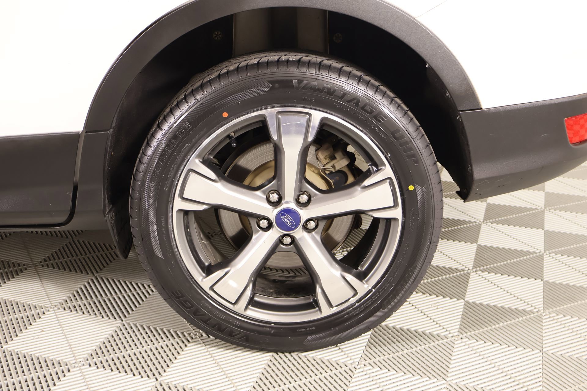 Used 2017 Ford Escape SE w/ Equipment Group 201A image 18