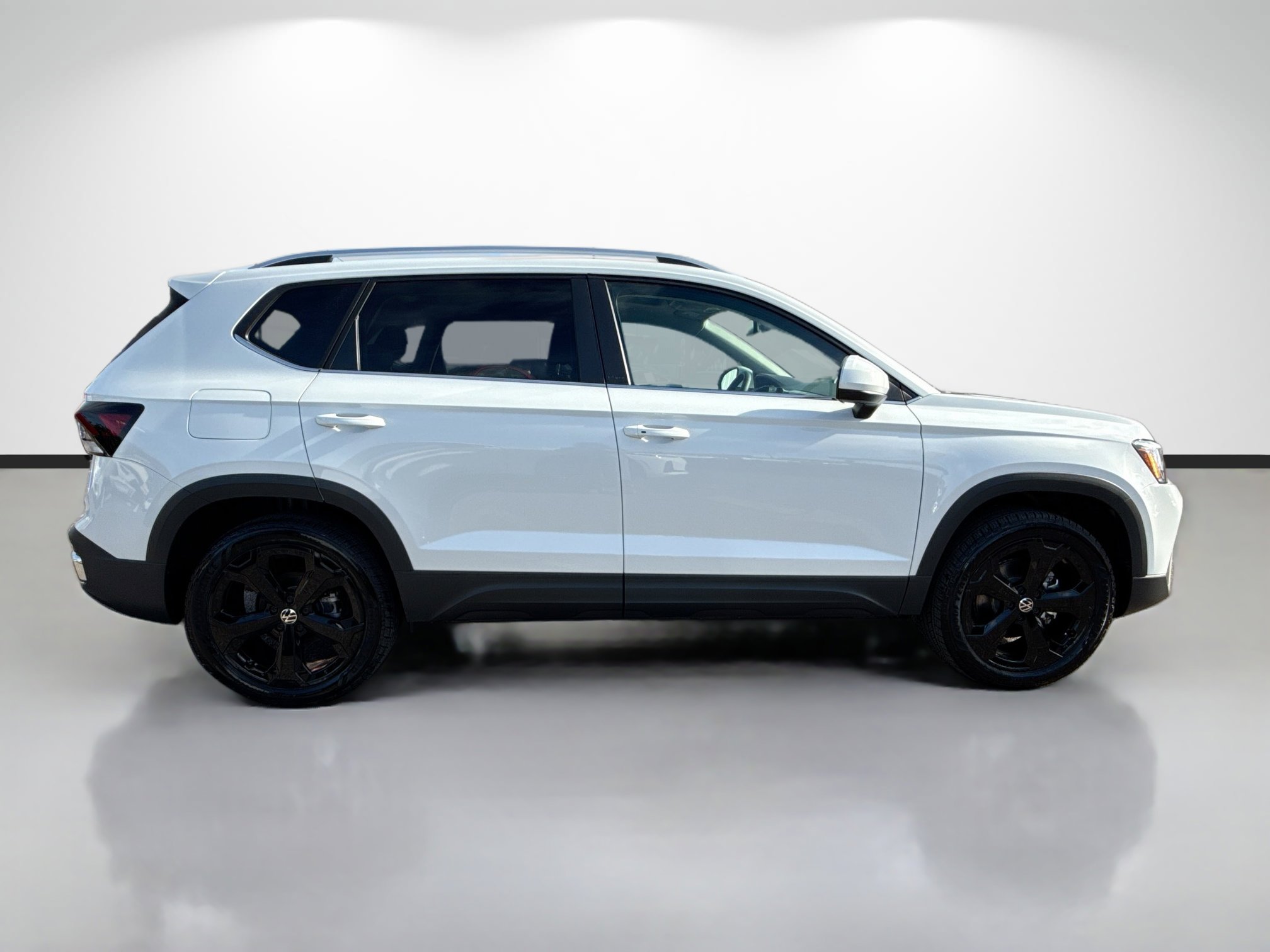 New 2026 Volkswagen Taos SEL AWD/4WD image 2