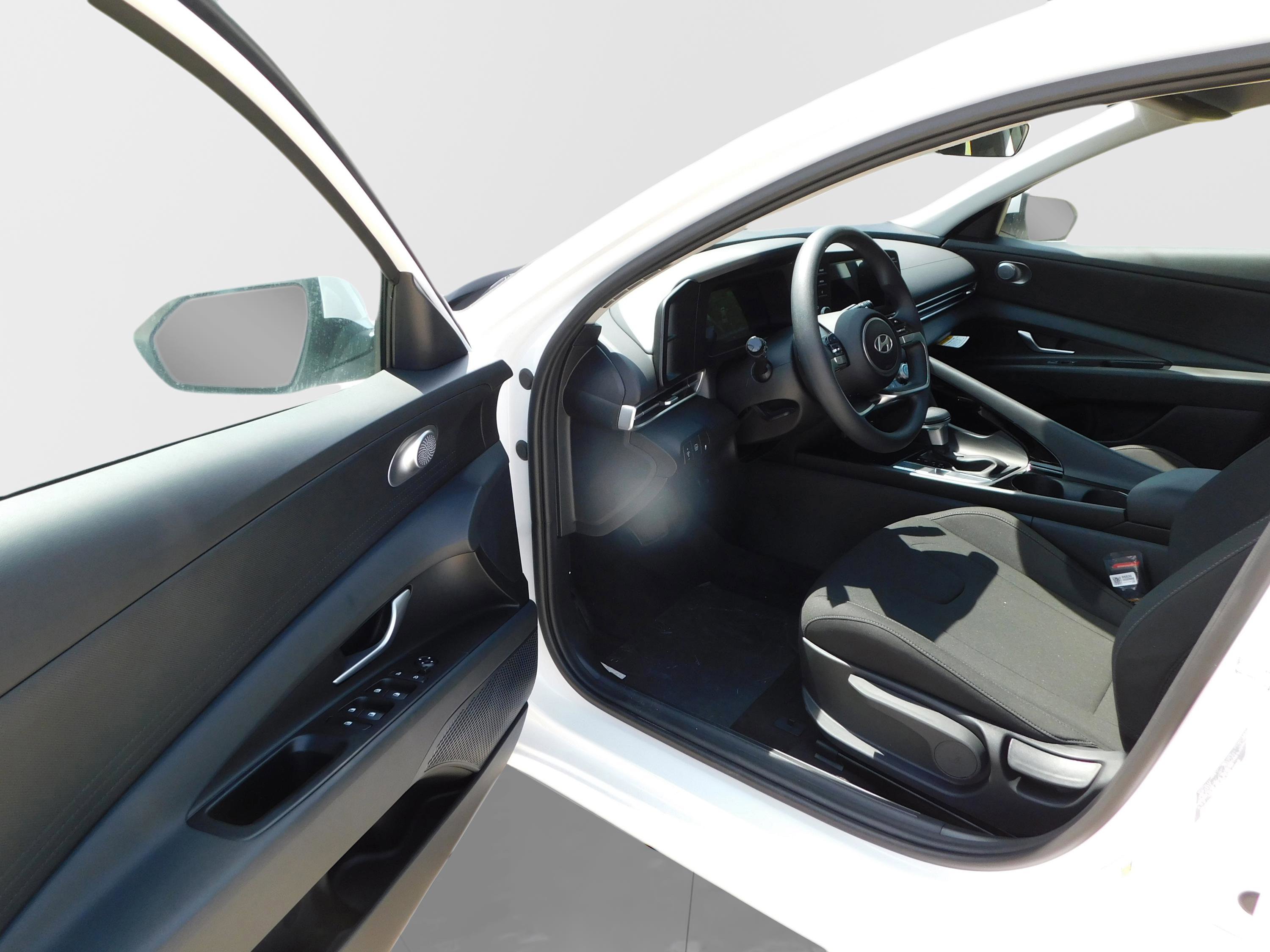 New 2025 Hyundai Elantra Blue image 9