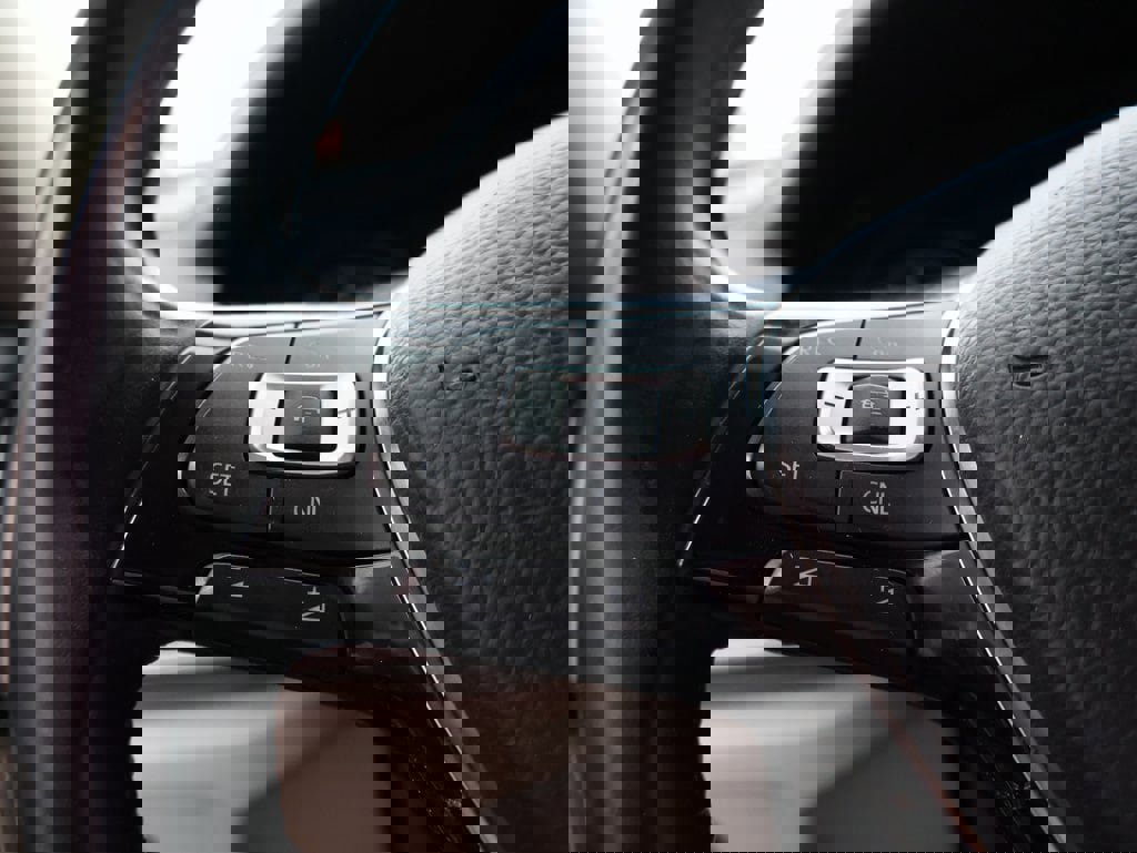 Used 2018 Volkswagen Atlas SE image 28