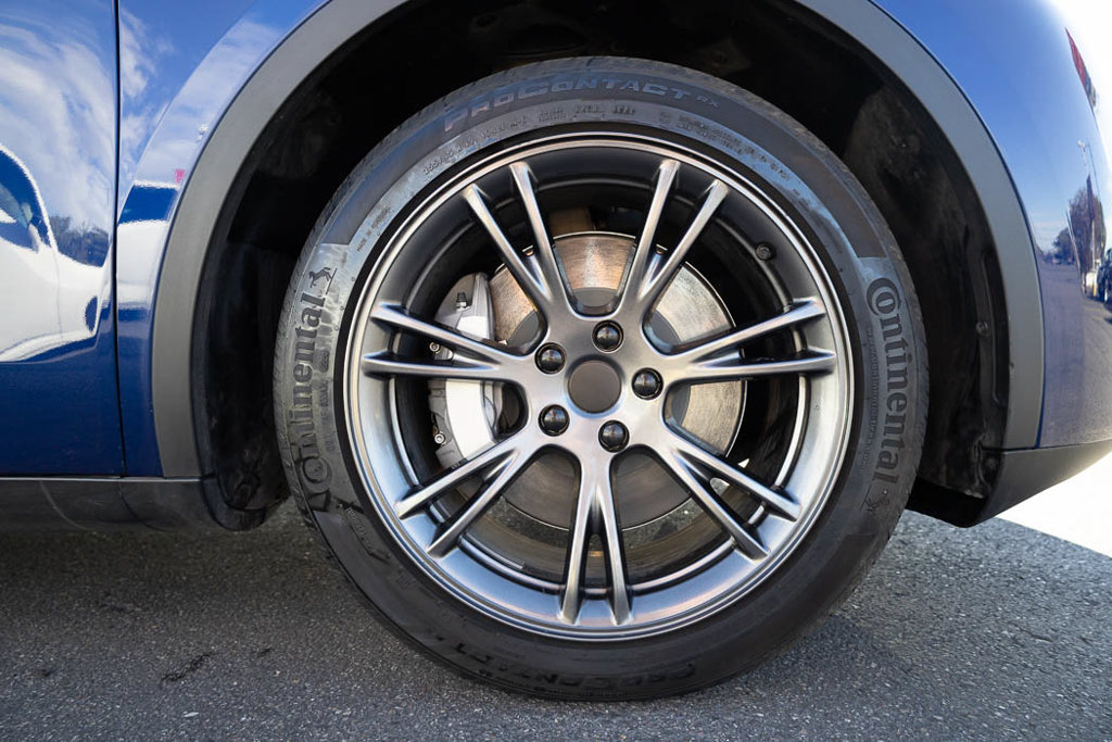 Used 2024 Tesla Model Y Long Range AWD/4WD image 16