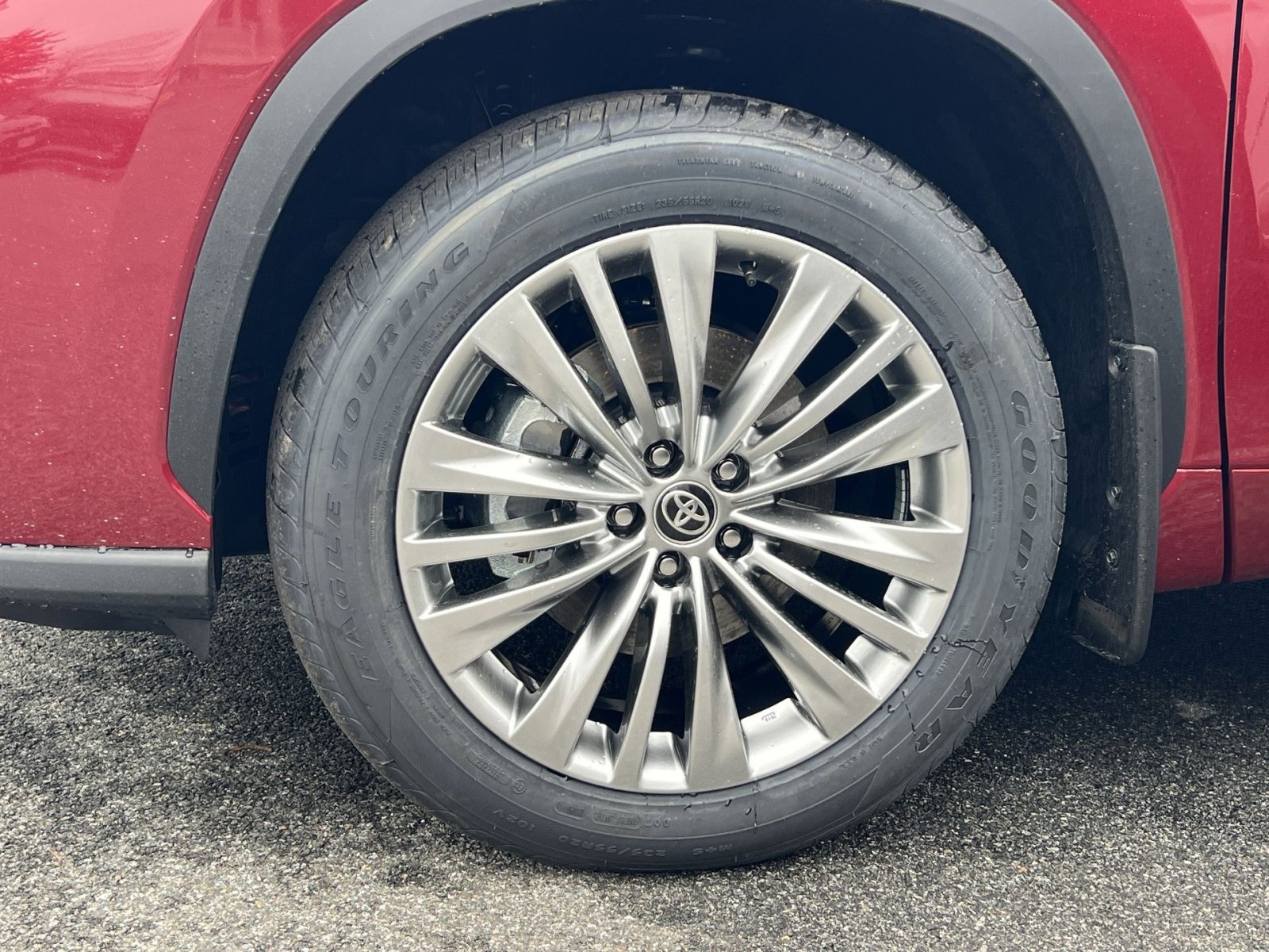 New 2026 Toyota Highlander Platinum image 5
