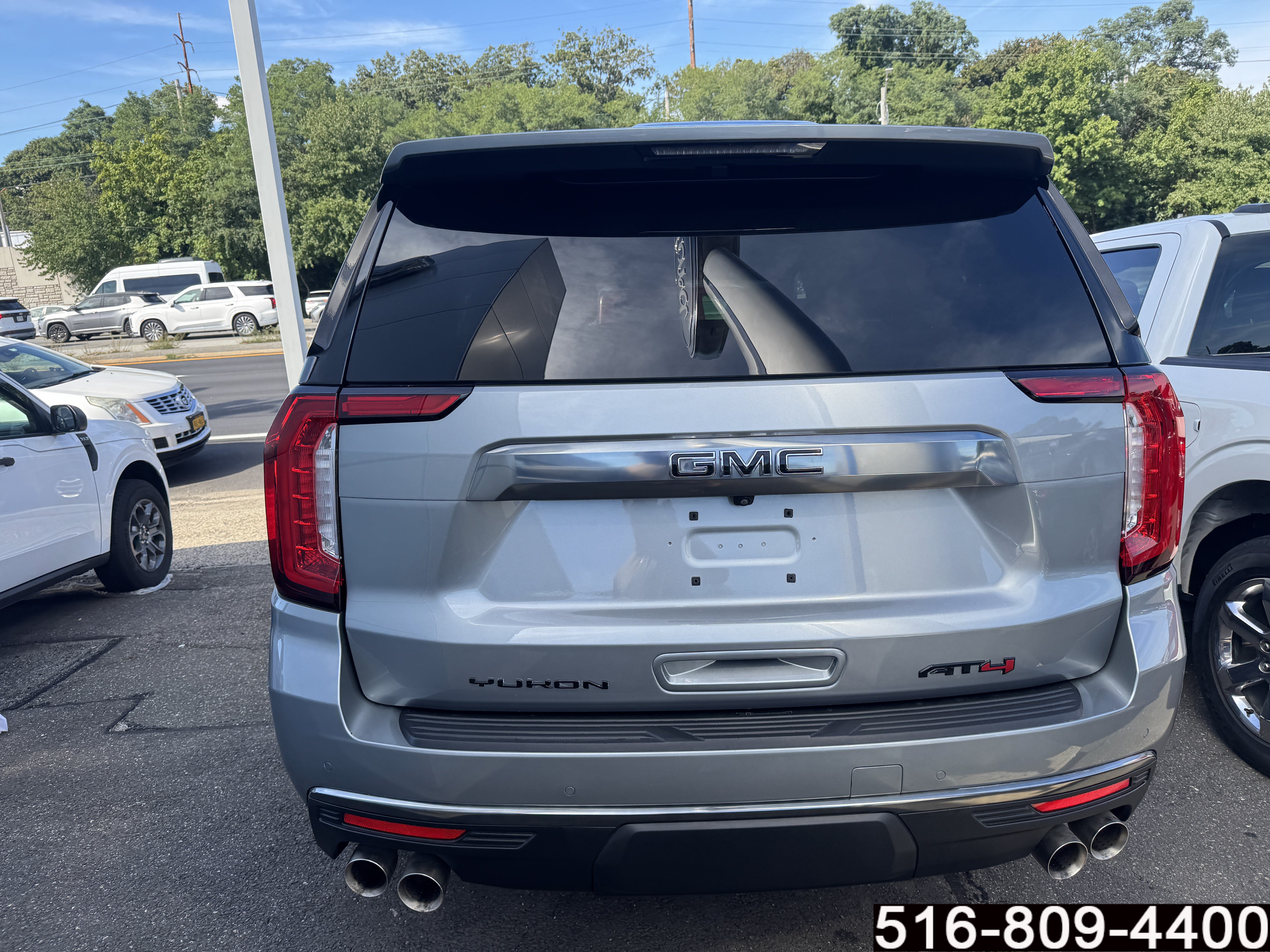 Used 2024 GMC Yukon AT4 AWD/4WD image 6