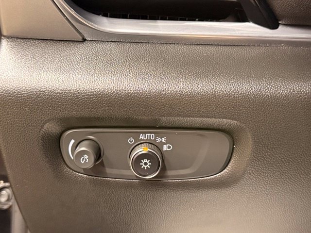 Used 2023 Chevrolet Traverse LT w/ LPO, Floor Liner Package FWD image 15