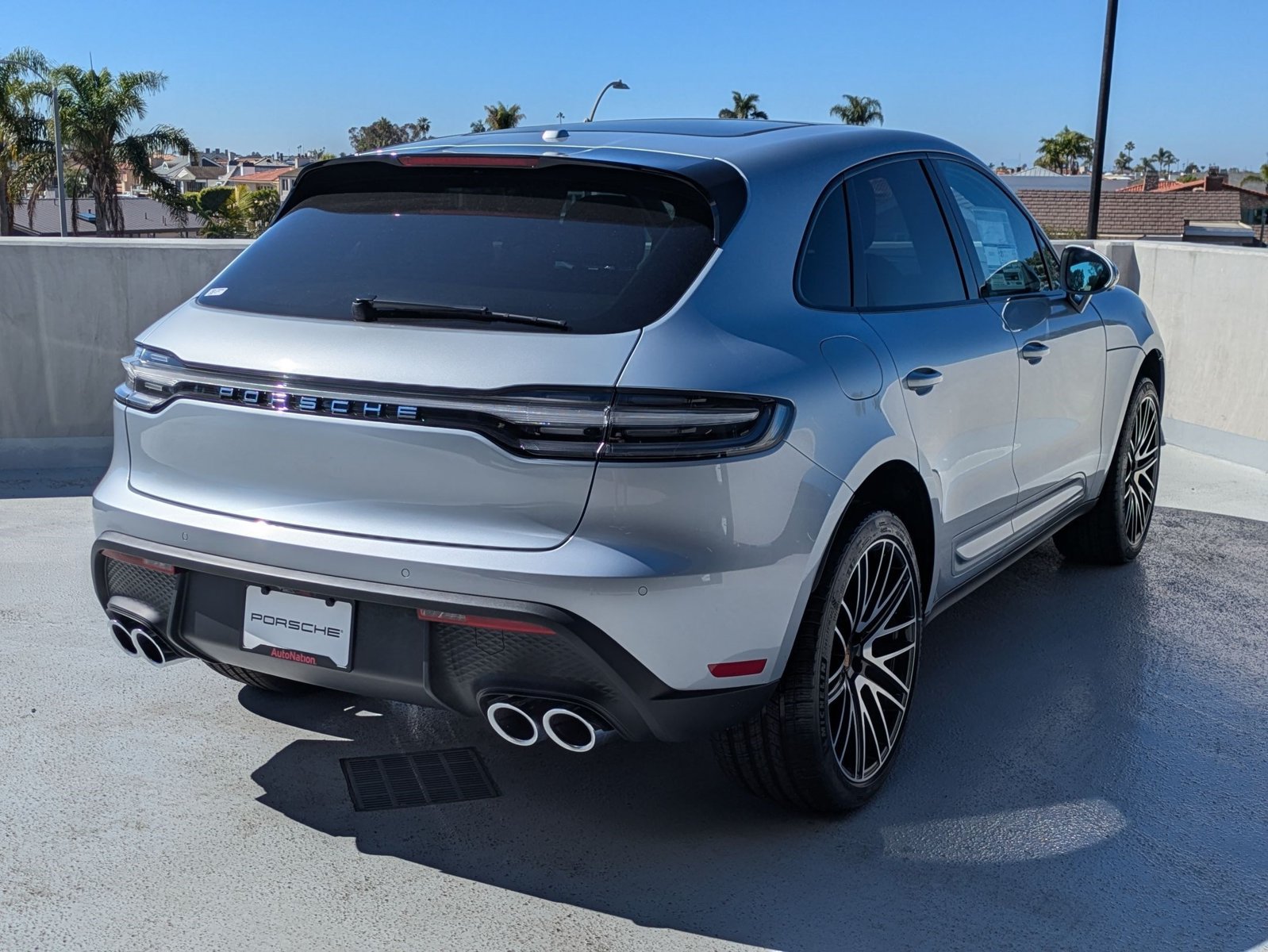 Certified 2026 Porsche Macan AWD/4WD image 9