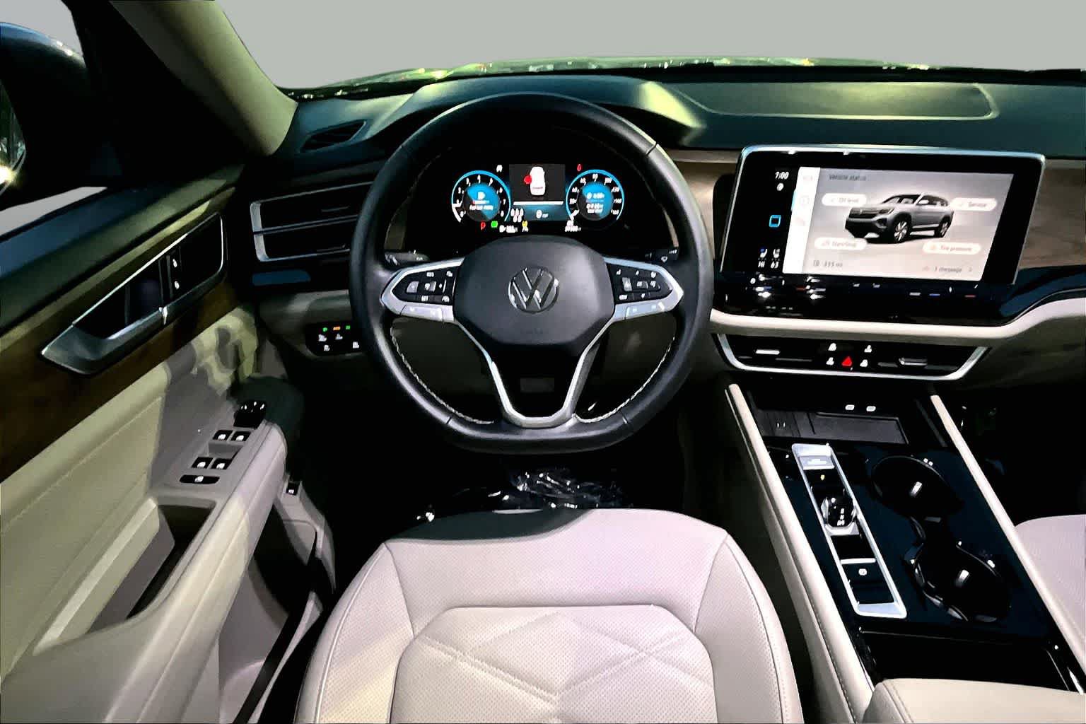Used 2025 Volkswagen Atlas SE AWD/4WD image 6