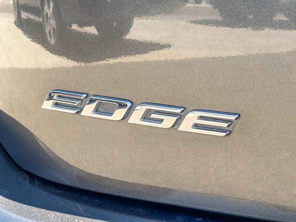 Used 2018 Ford Edge SEL w/ Equipment Group 201A FWD image 10