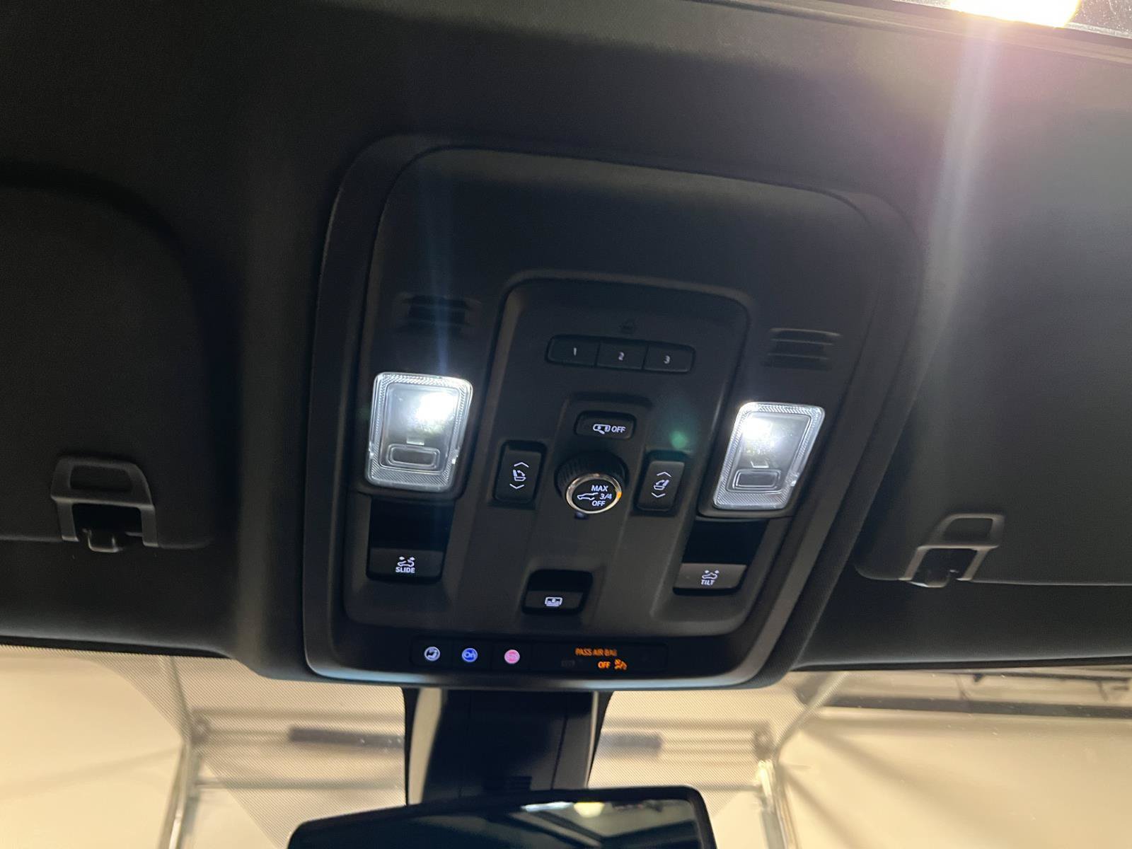 Used 2022 Chevrolet Tahoe Z71 AWD/4WD image 21