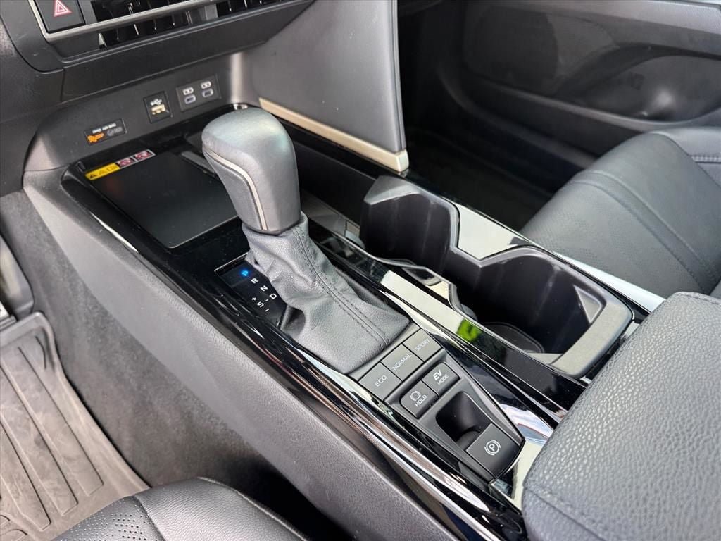 Used 2025 Toyota Camry XSE FWD image 23
