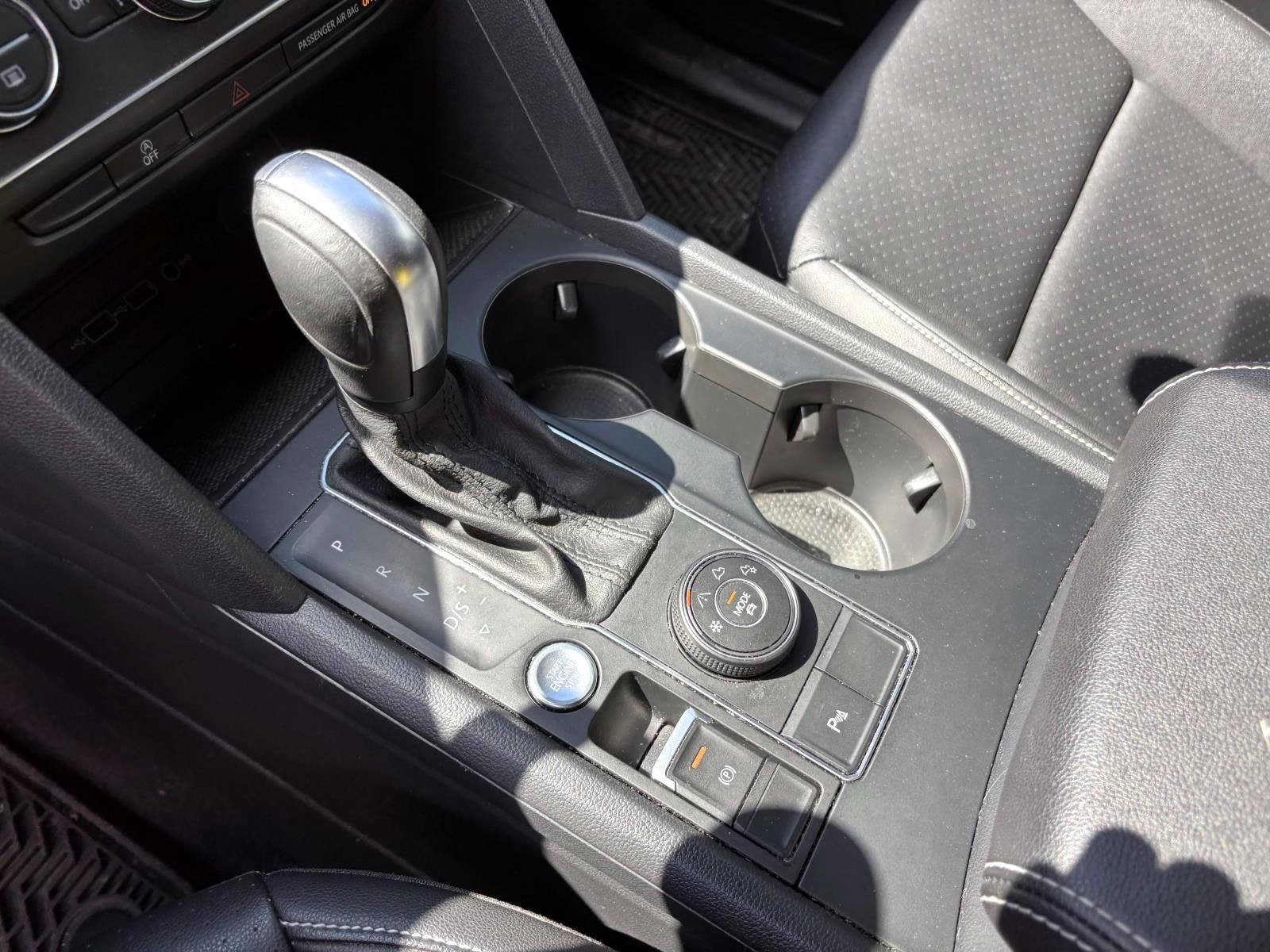 Used 2020 Volkswagen Atlas Cross Sport SE w/ Towing Package image 23