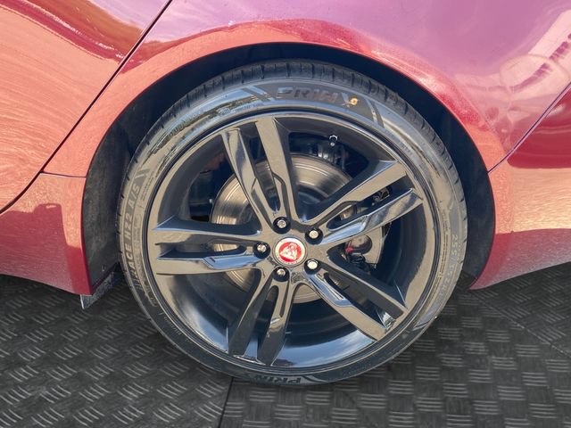 Used 2017 Jaguar XE Prestige RWD image 35