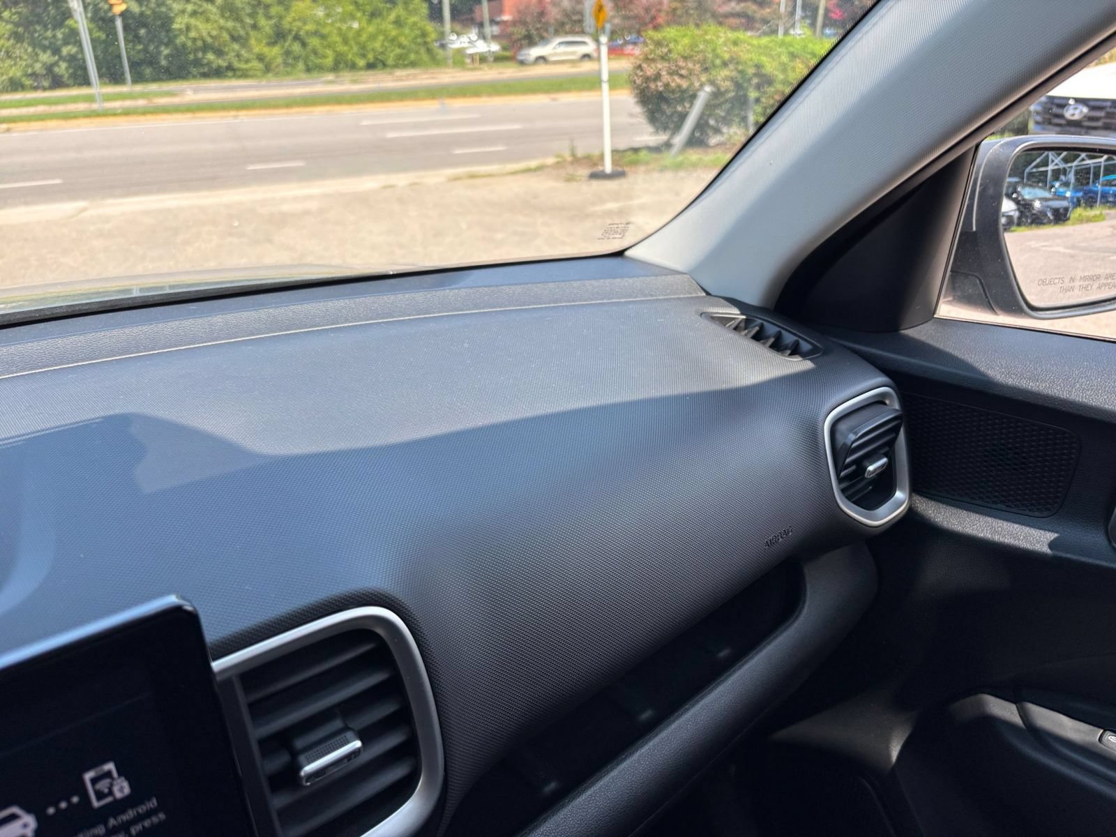 Used 2026 Hyundai Venue SEL FWD image 32