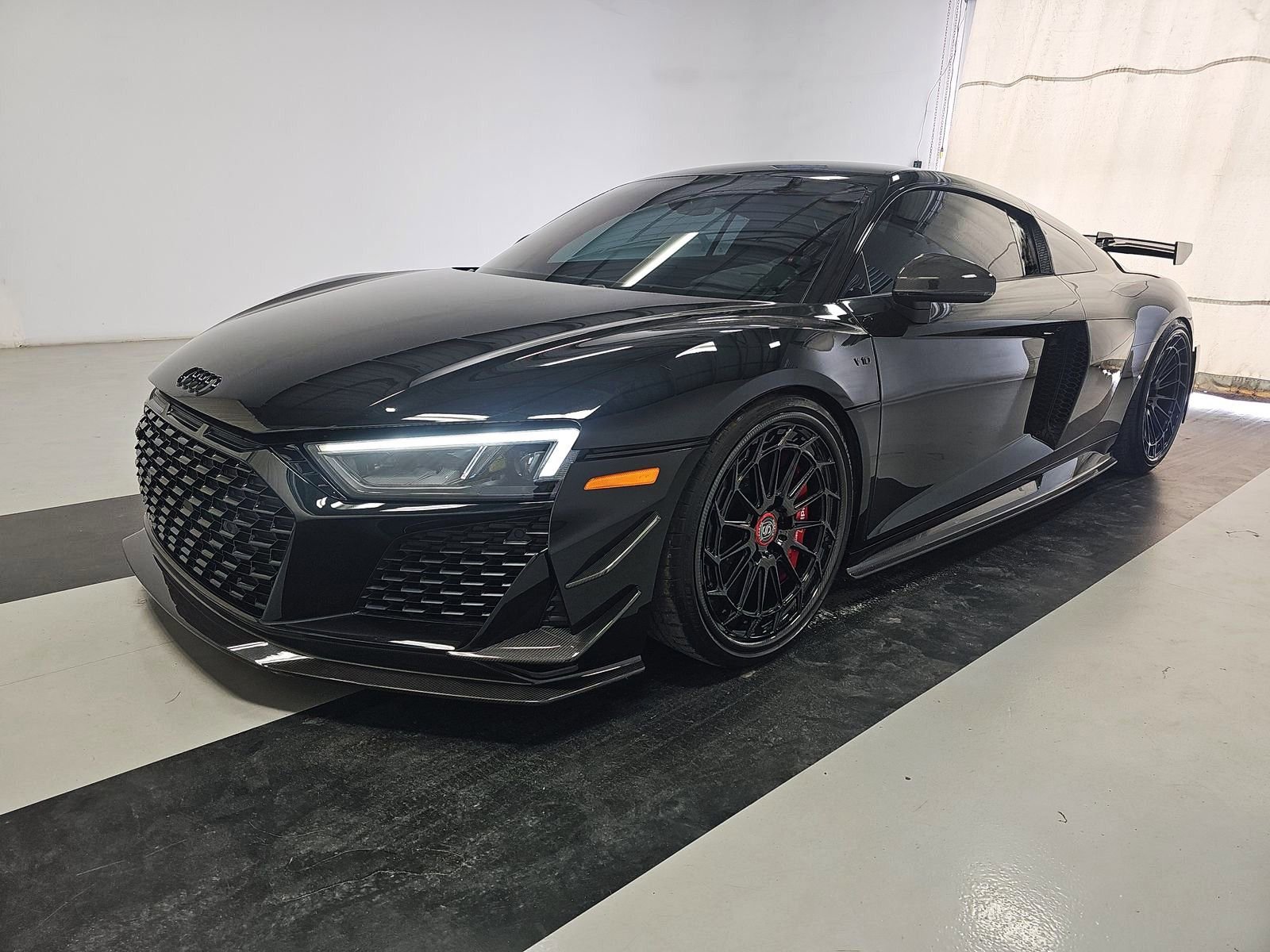 Used 2023 Audi R8 V10 GT RWD image 3