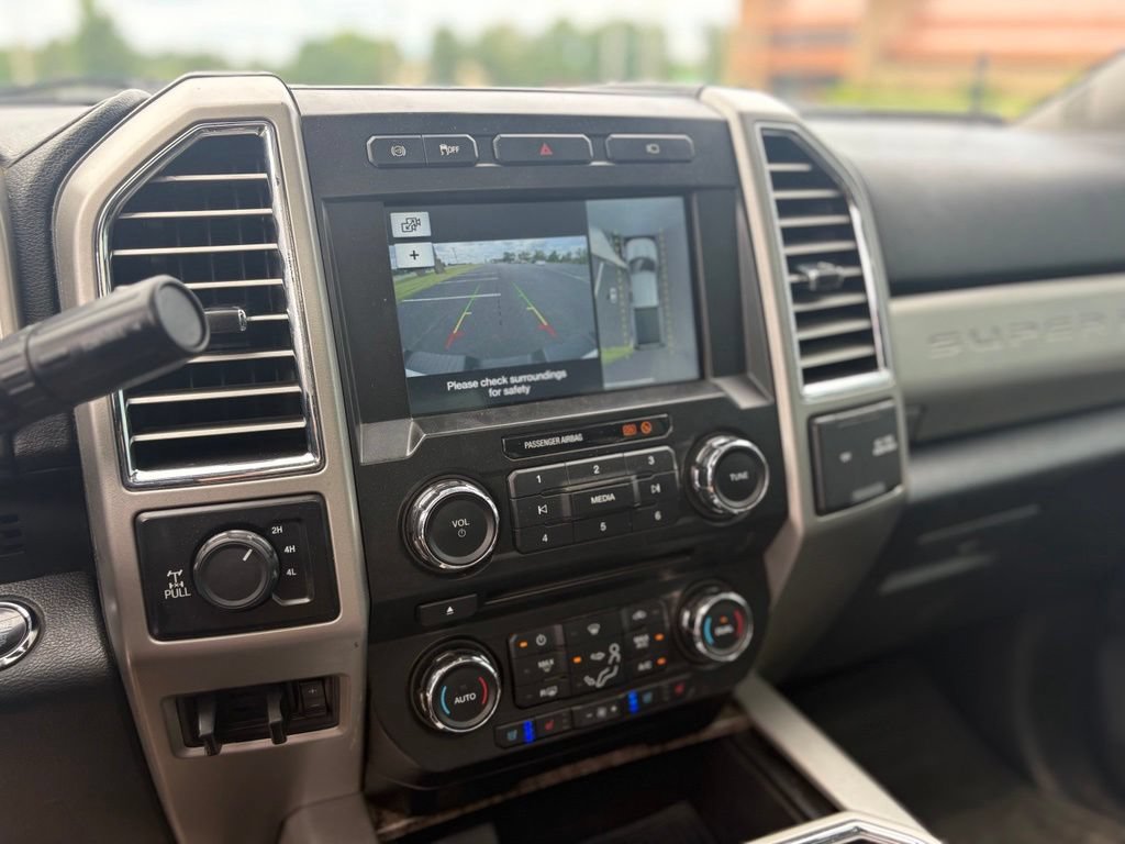 Used 2017 Ford F250 Lariat w/ Lariat Ultimate Package AWD/4WD image 25