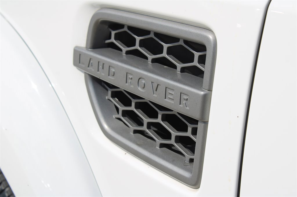 Used 2014 Land Rover LR4 HSE image 8