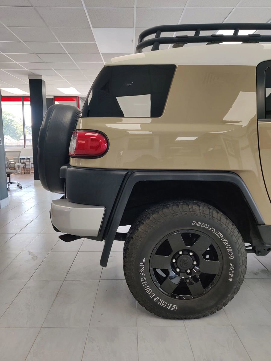 Used 2014 Toyota FJ Cruiser 4WD w/ Convenience Package image 8