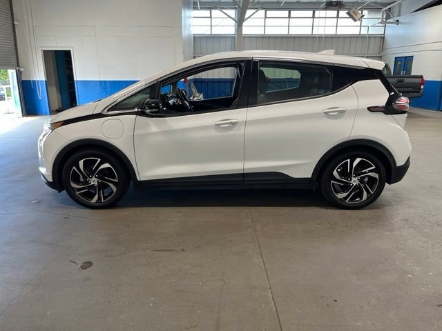 Used 2023 Chevrolet Bolt LT w/ Infotainment Package FWD image 6