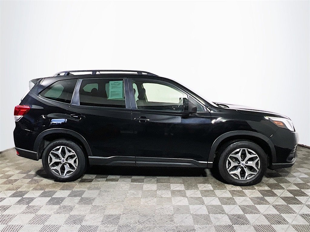 Used 2023 Subaru Forester Premium image 9