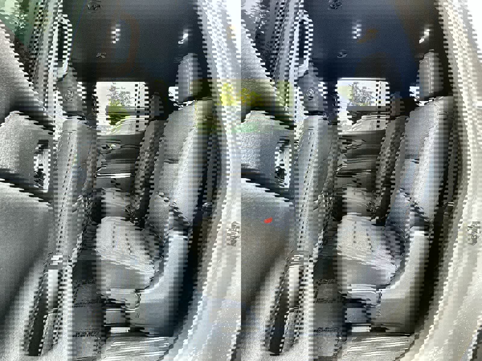 Used 2024 Chevrolet Traverse LT image 3