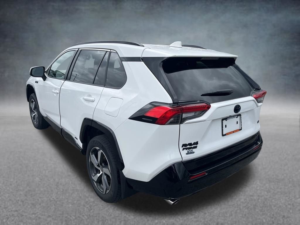 Used 2023 Toyota RAV4 SE w/ Weather & Moonroof Package AWD/4WD image 3