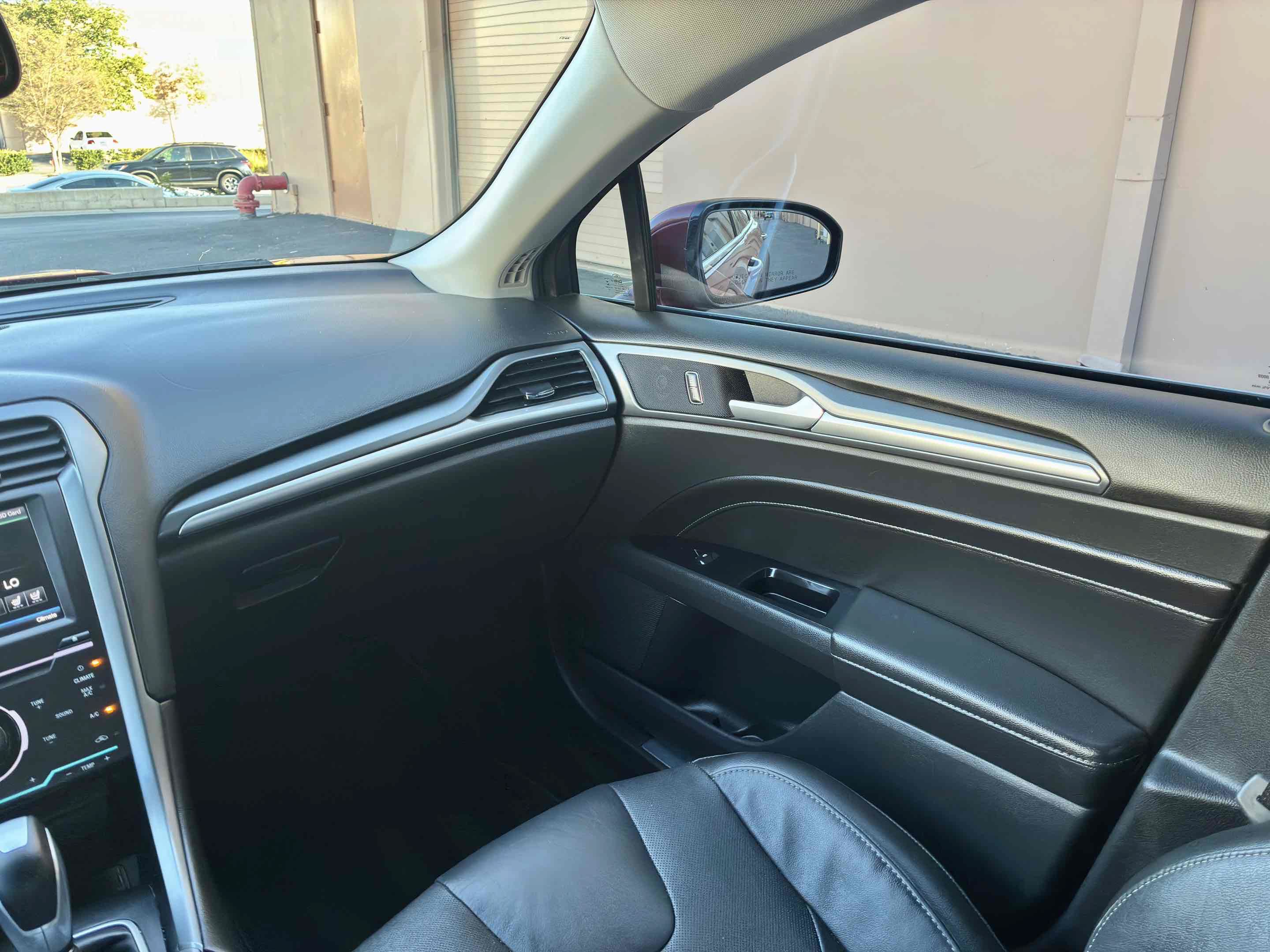 Used 2015 Ford Fusion Energi Titanium w/ Driver Assist Package FWD image 17