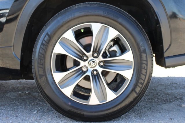 Used 2023 Toyota Highlander L image 12