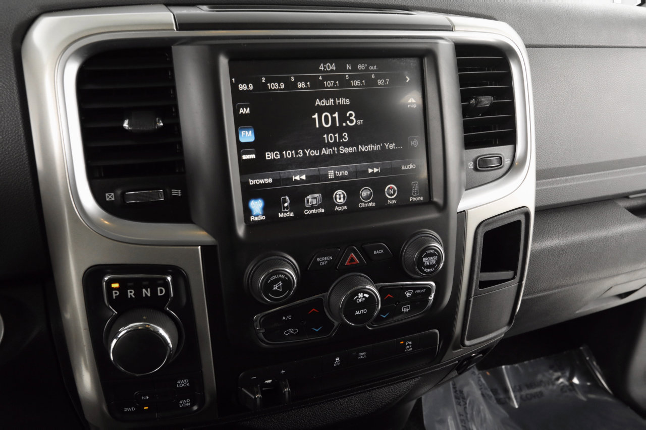 Used 2017 RAM 1500 Classic SLT w/ SLT Plus D￩cor Group image 34