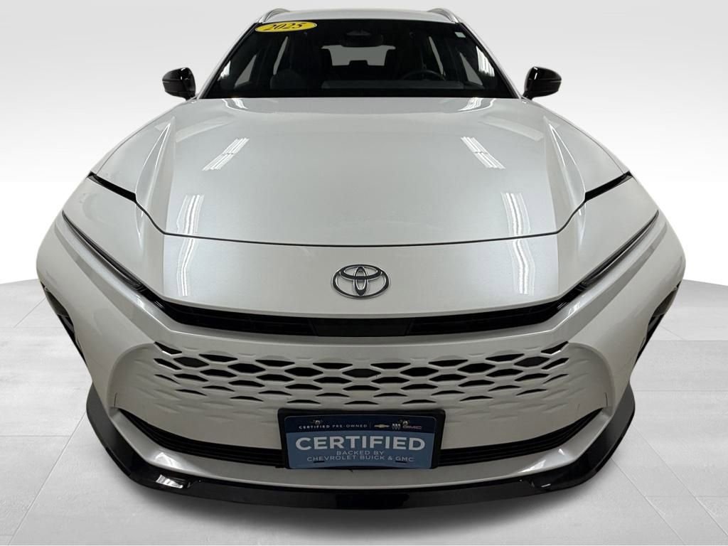 Used 2025 Toyota Crown Signia XLE image 2