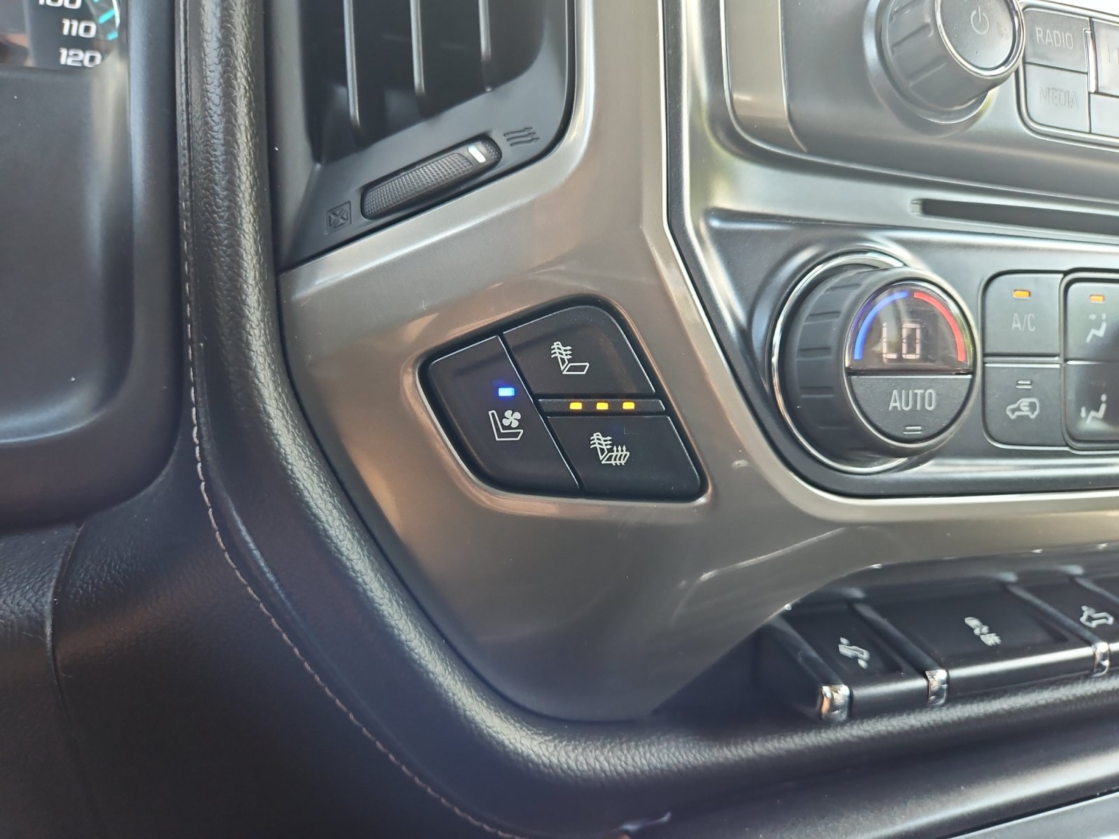 Used 2018 Chevrolet Silverado 1500 High Country AWD/4WD image 25