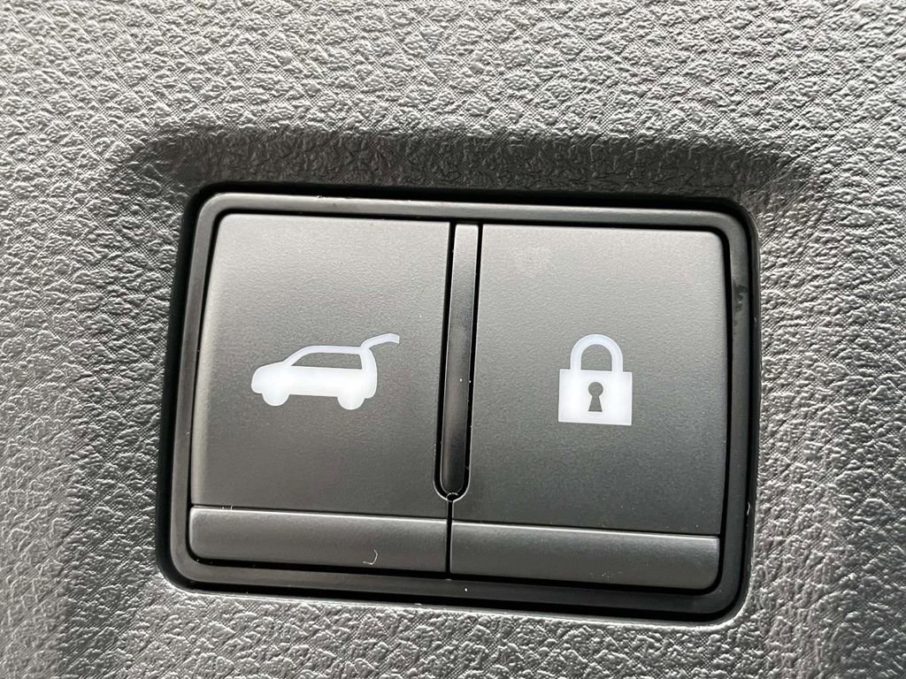 Used 2025 INFINITI QX60 Luxe w/ Black Edition image 10