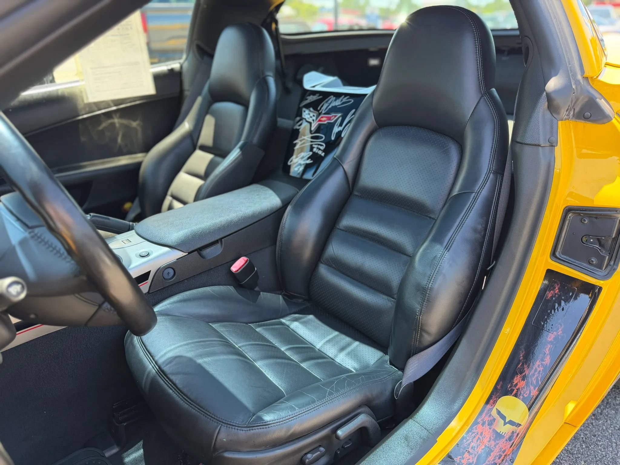 Used 2005 Chevrolet Corvette Coupe w/ Preferred Equipment Group RWD image 16