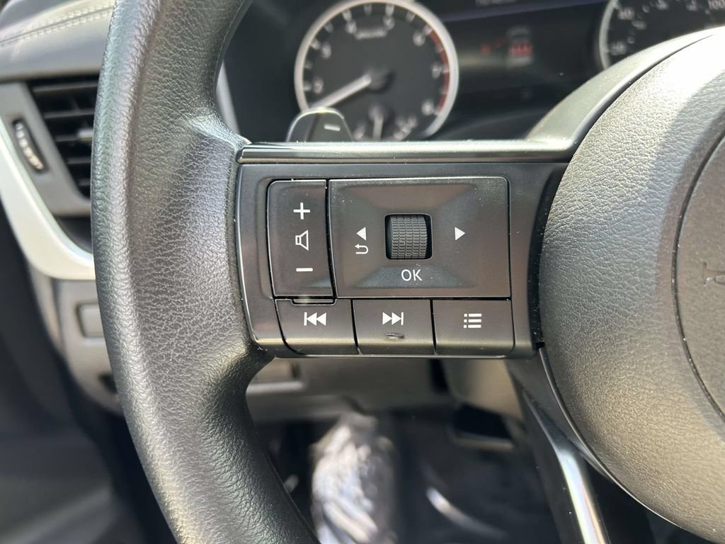 Used 2024 Nissan Rogue S AWD/4WD image 19