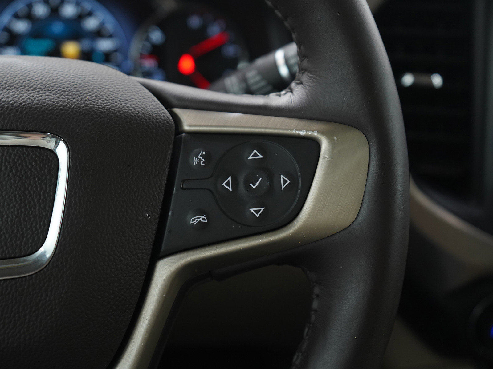 Used 2018 GMC Acadia Denali w/ Technology Package image 27