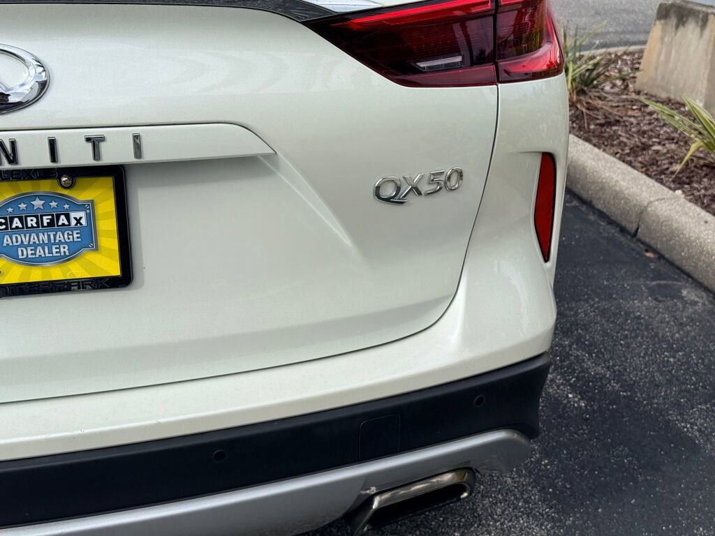 Used 2019 INFINITI QX50 Essential w/ Premium Heat Package image 11