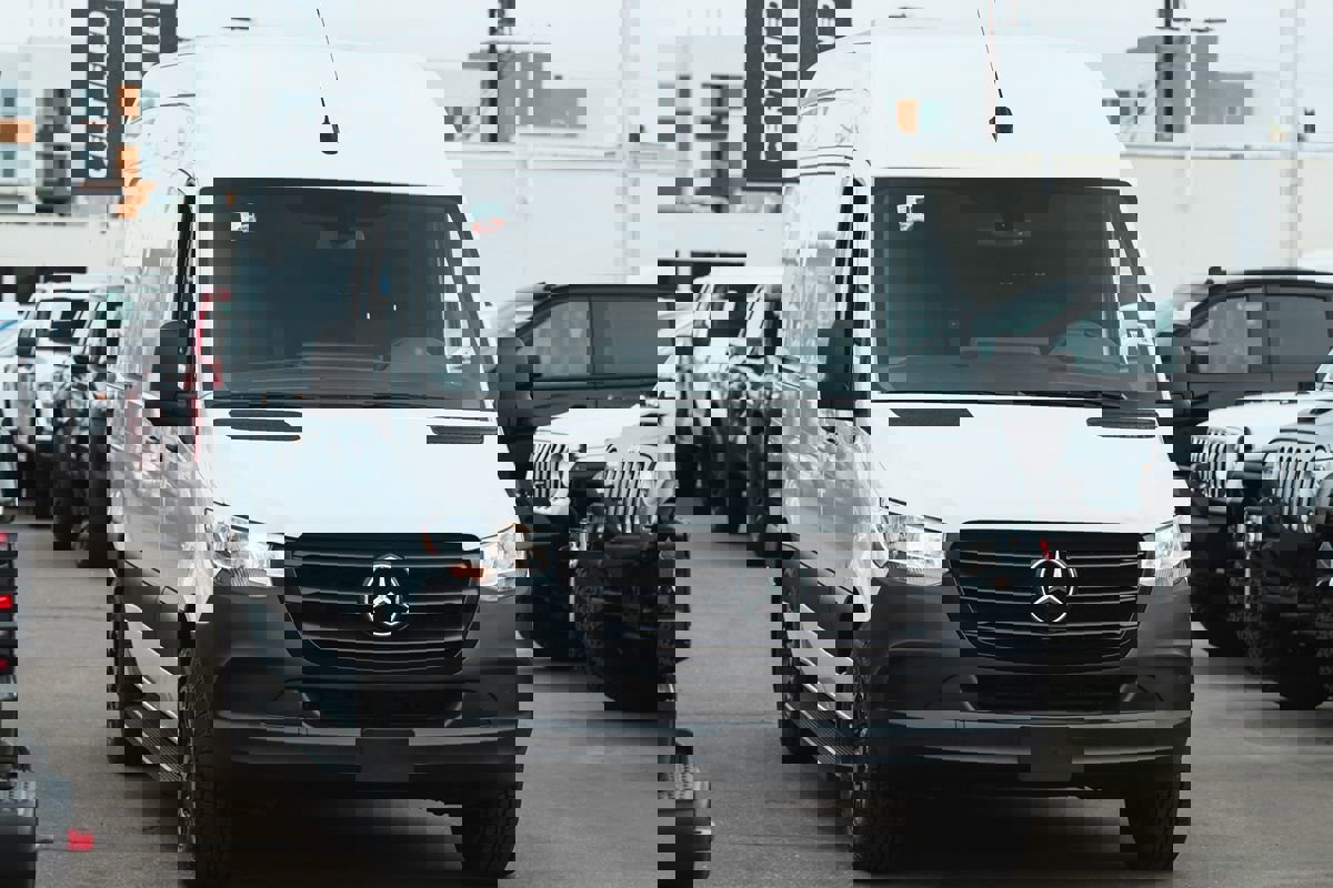 Used 2021 Mercedes-Benz Sprinter 2500 image 5