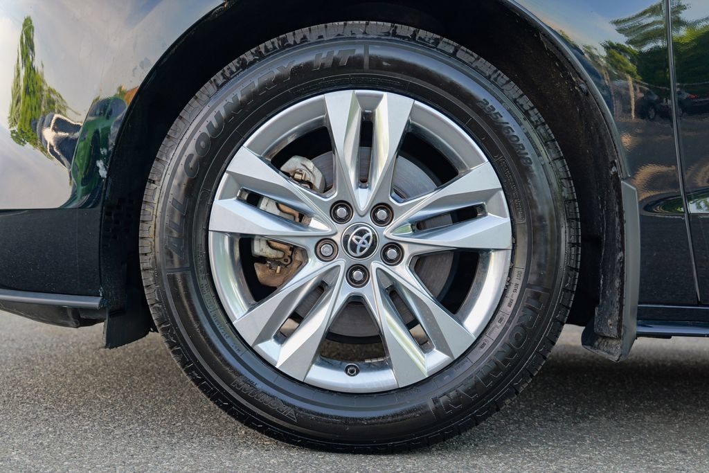 Used 2023 Toyota Sienna Limited AWD/4WD image 13