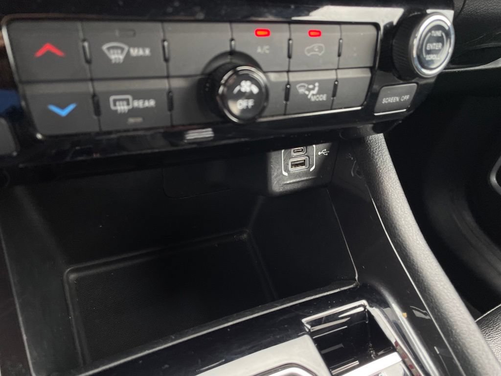 Used 2024 Jeep Compass Latitude AWD/4WD image 19