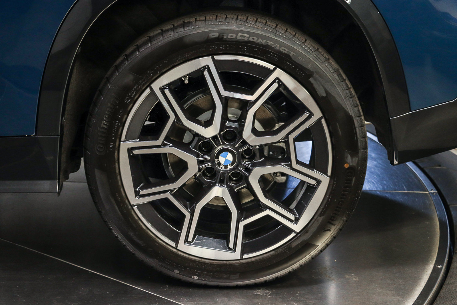 New 2026 BMW X1 xDrive28i w/ Convenience Package AWD/4WD image 8