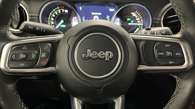 Used 2022 Jeep Wrangler Unlimited Sahara w/ Cold Weather Group image 15
