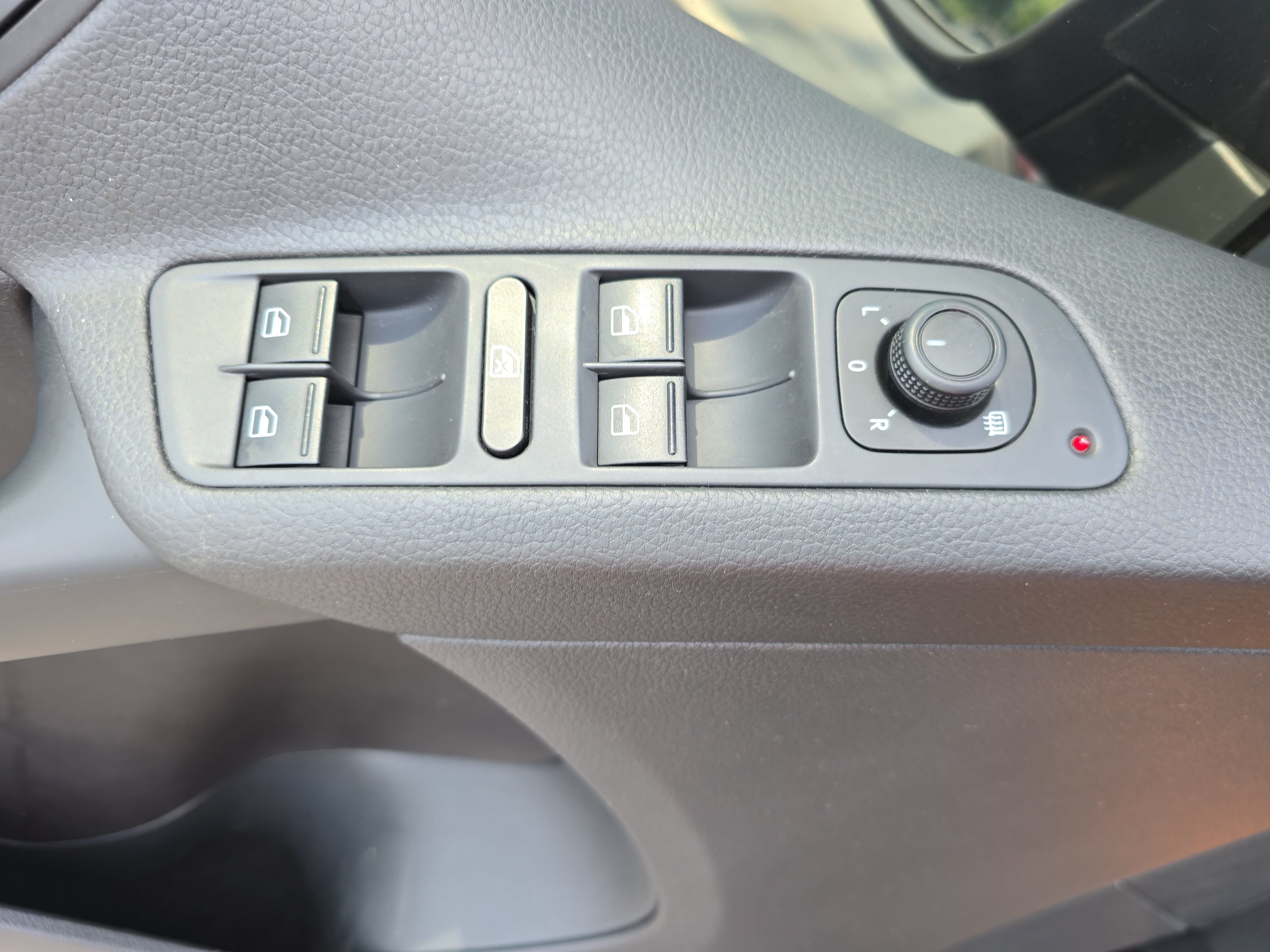 Used 2016 Volkswagen Tiguan S AWD/4WD image 26