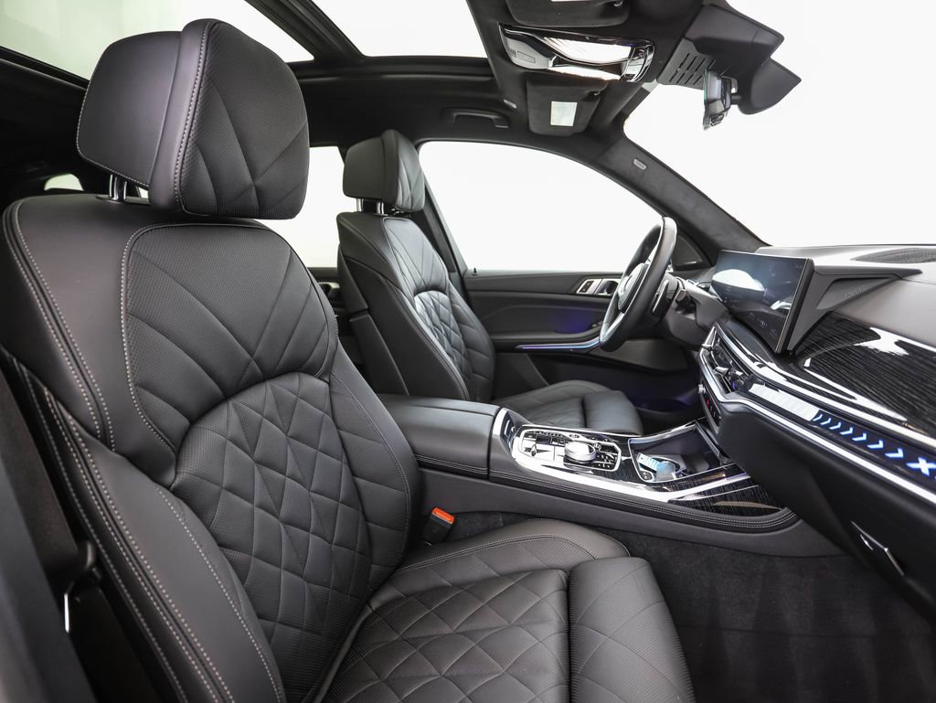 Used 2024 BMW X7 xDrive40i w/ Executive Package image 36