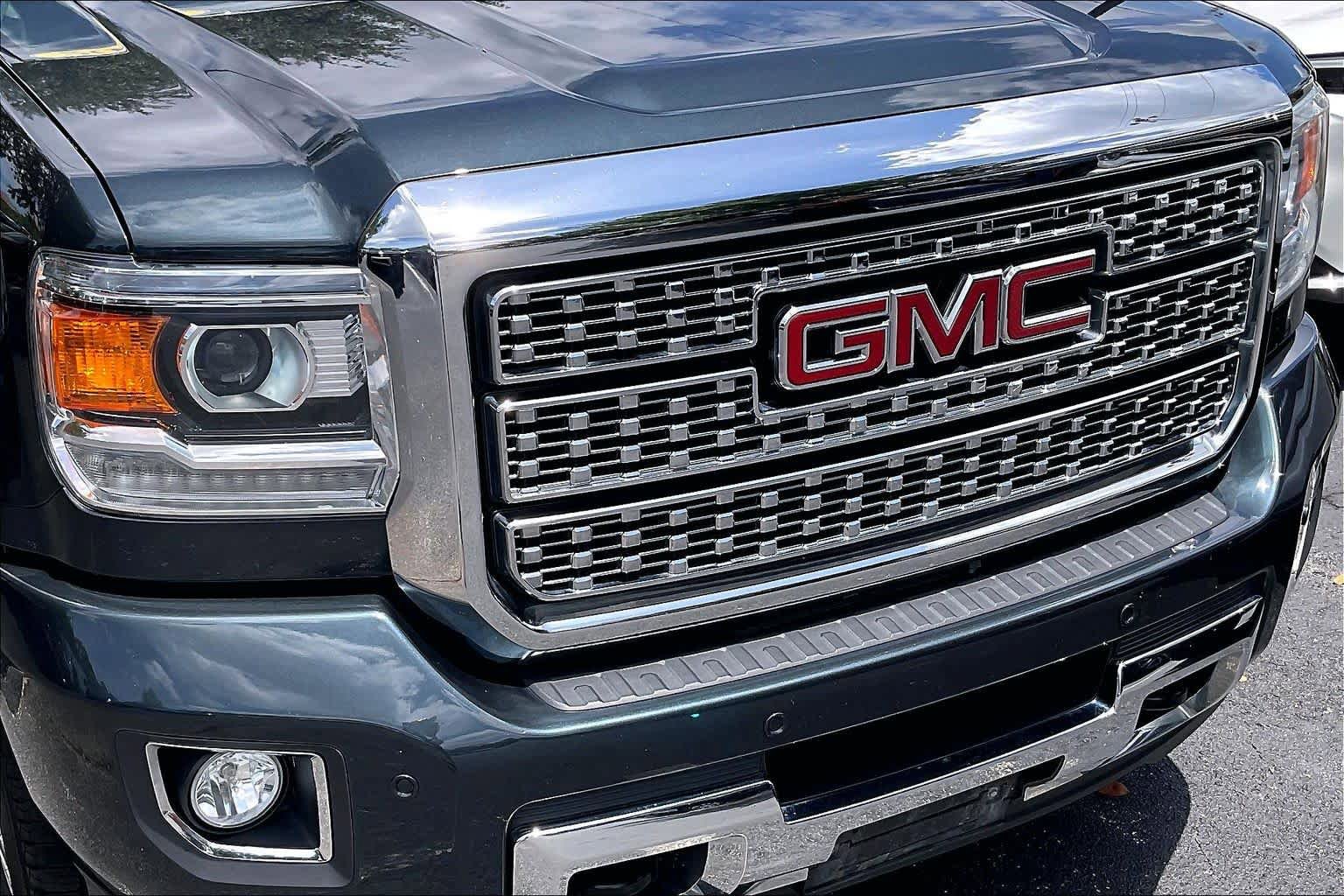 Used 2018 GMC Sierra 2500 Denali AWD/4WD image 29